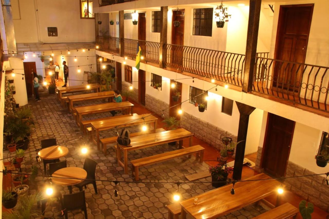 El Jardin Escondido Party Hostel 巴尼奥斯 外观 照片