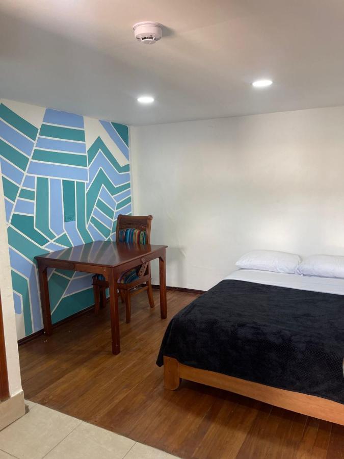 El Jardin Escondido Party Hostel 巴尼奥斯 外观 照片