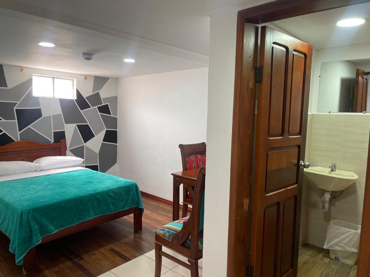 El Jardin Escondido Party Hostel 巴尼奥斯 外观 照片