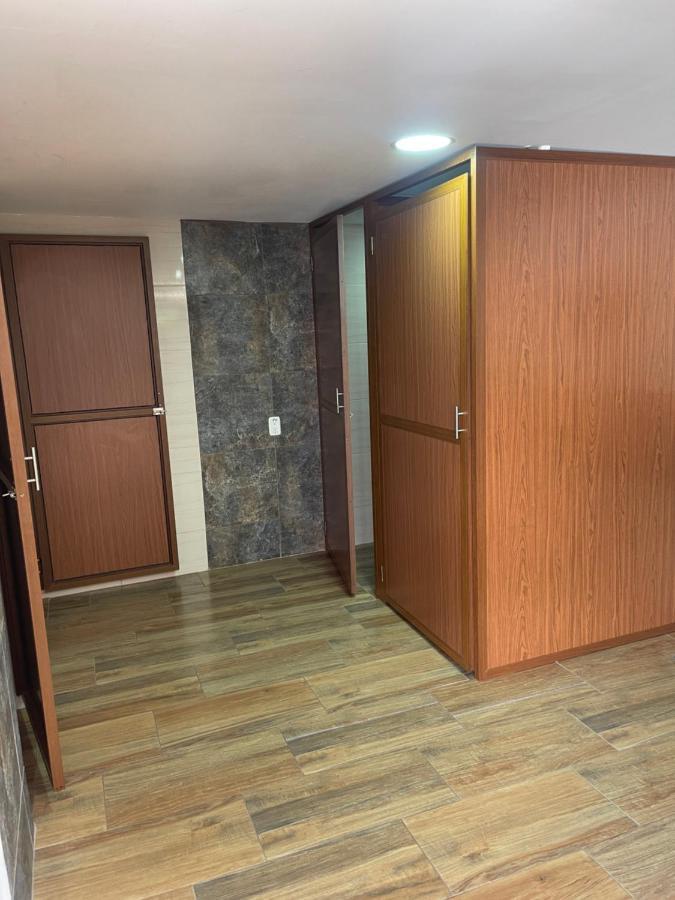 El Jardin Escondido Party Hostel 巴尼奥斯 外观 照片
