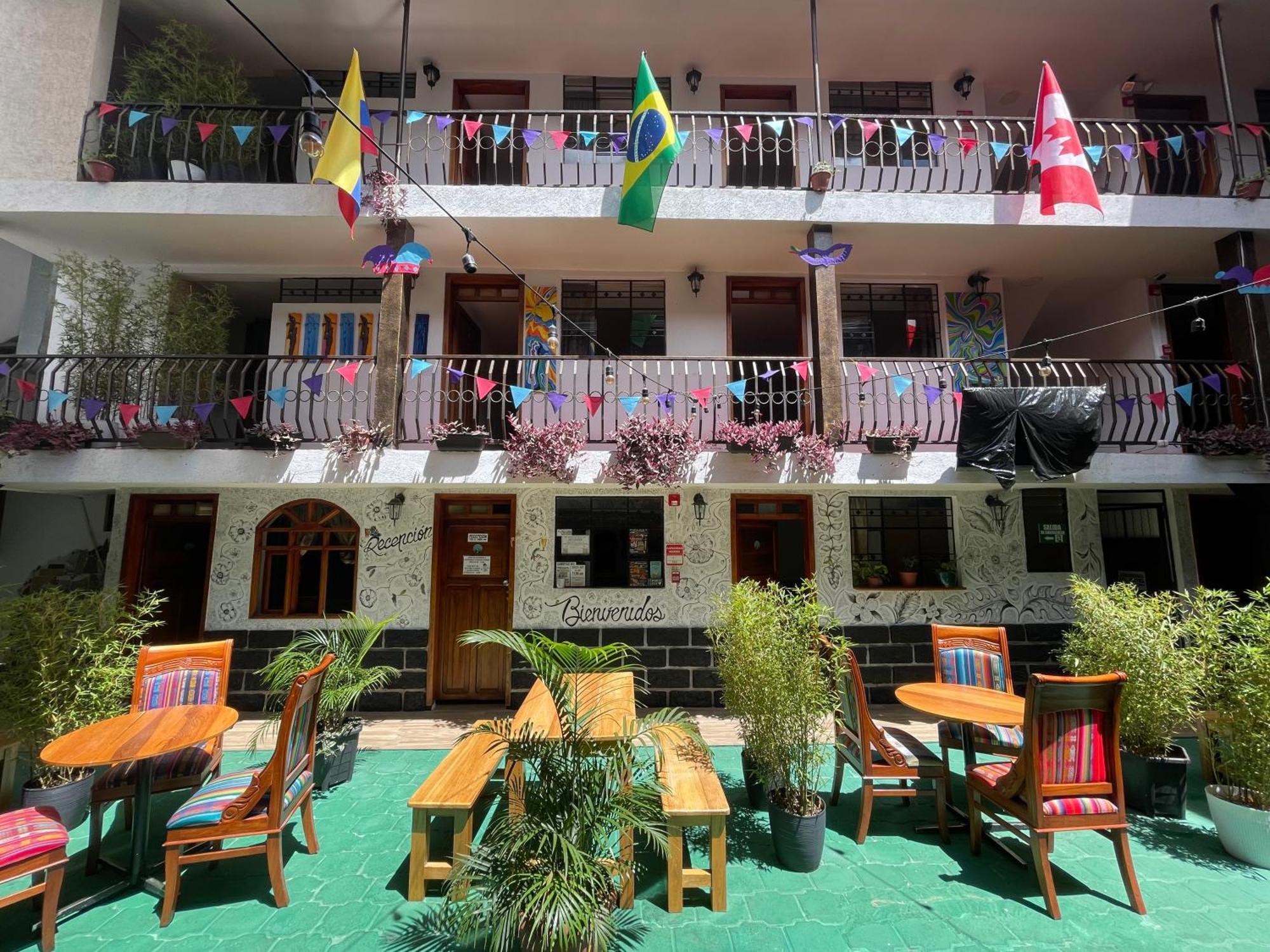 El Jardin Escondido Party Hostel 巴尼奥斯 外观 照片