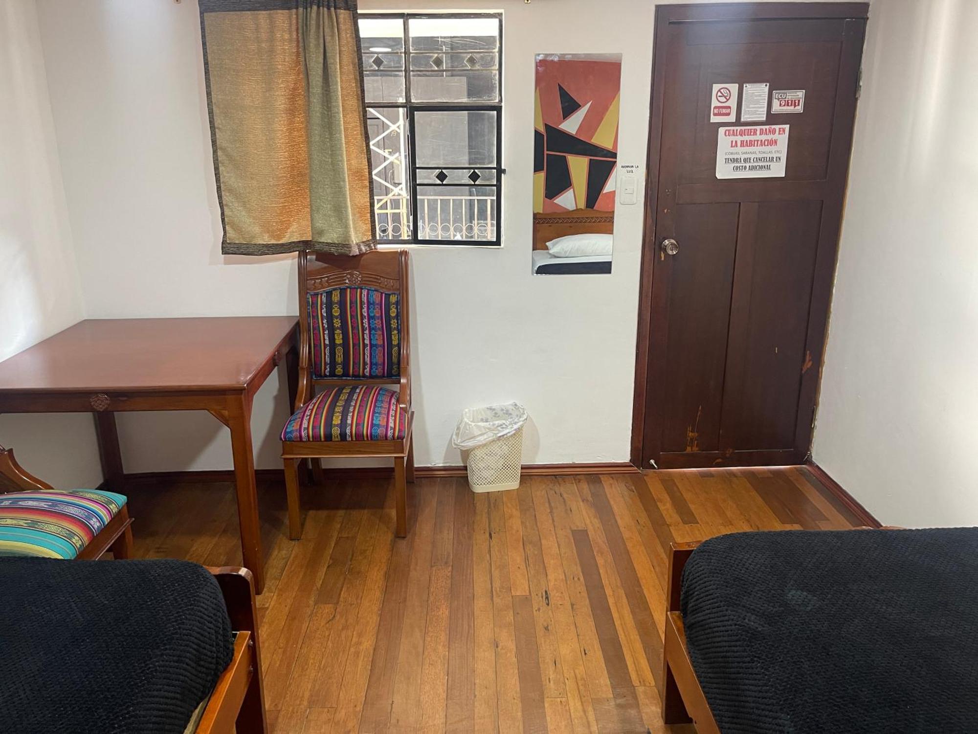 El Jardin Escondido Party Hostel 巴尼奥斯 外观 照片